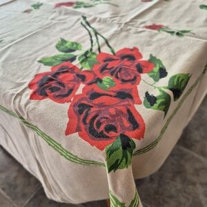 Vintage Beige And Red Roses Tablecloth